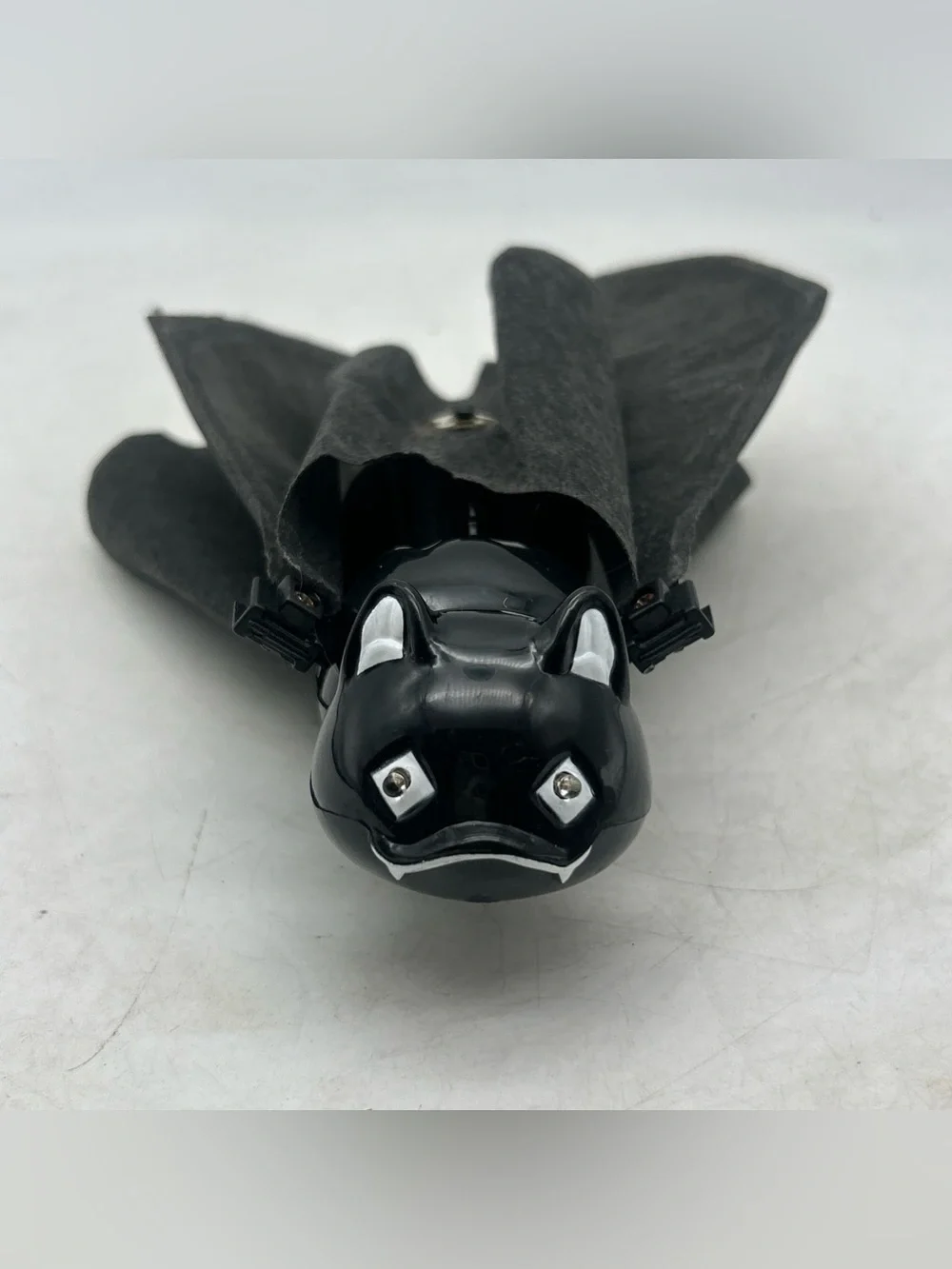 Vtg Flying Bat Animated Halloween Prop Ceiling Hanging Magical Key Toy (Read)